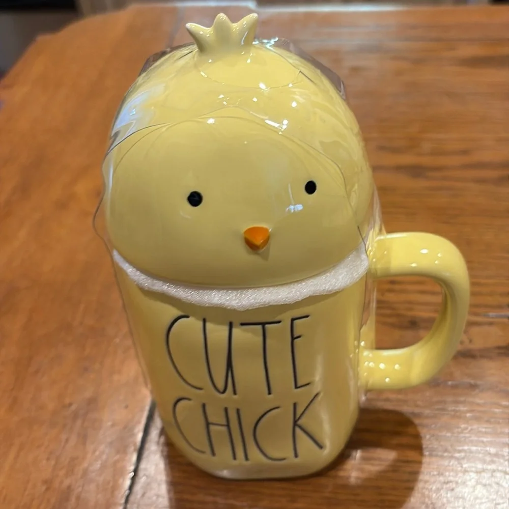 BNWT Rae Dunn CUTE CHICK 🐥 two piece mug HTF - Picture 1 of 4
